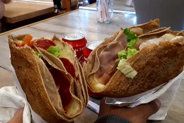 Chez Nicos – Friendly Crêperie on Rue Mouffetard