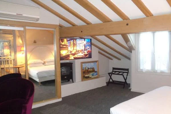 Hotel les Degrés de Notre Dame – hidden charm in the heart of Paris