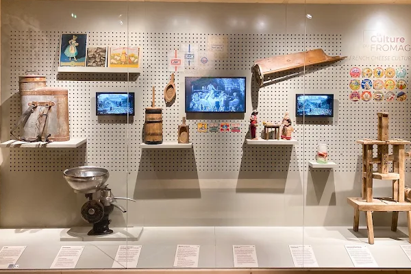 The Living Cheese Museum – Île Saint‑Louis, Paris