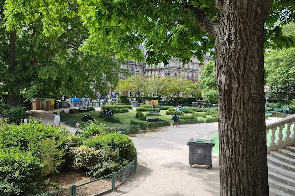 Estienne‑d'Orves Square