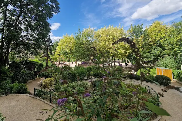 Square Léon Serpollet – terraced garden in Paris 18th arrondissement