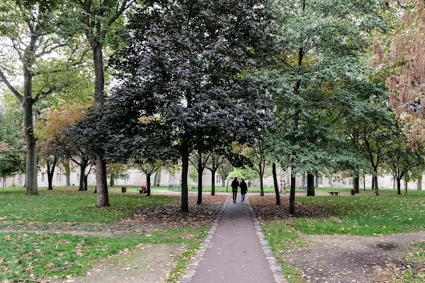 Hôpital Saint‑Louis Garden