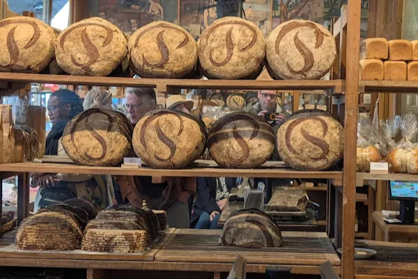 Poilâne Bakery – Iconic Sourdough in Paris