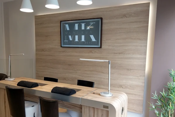 Mani Kua – Beauty Institute: nails, waxing, facial & slimming treatments